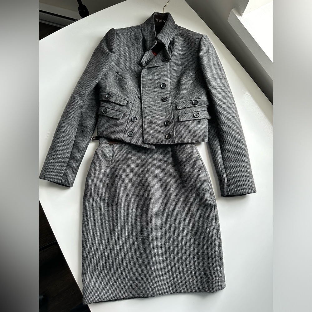 Cesare Fabbri size 40 mini skirt and jacket set